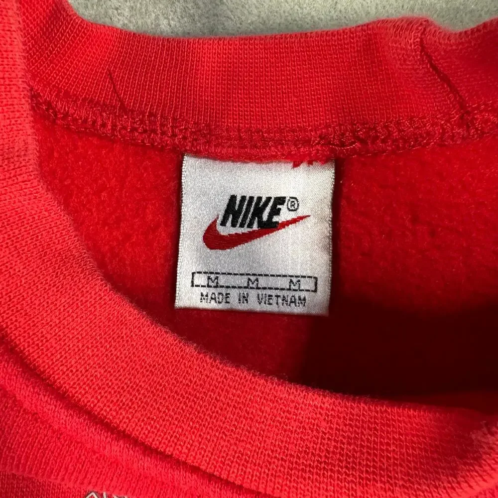 Vintage Nike Basketball Graphic Crewneck Sweatshirt Red‎ Navy Size M Youth